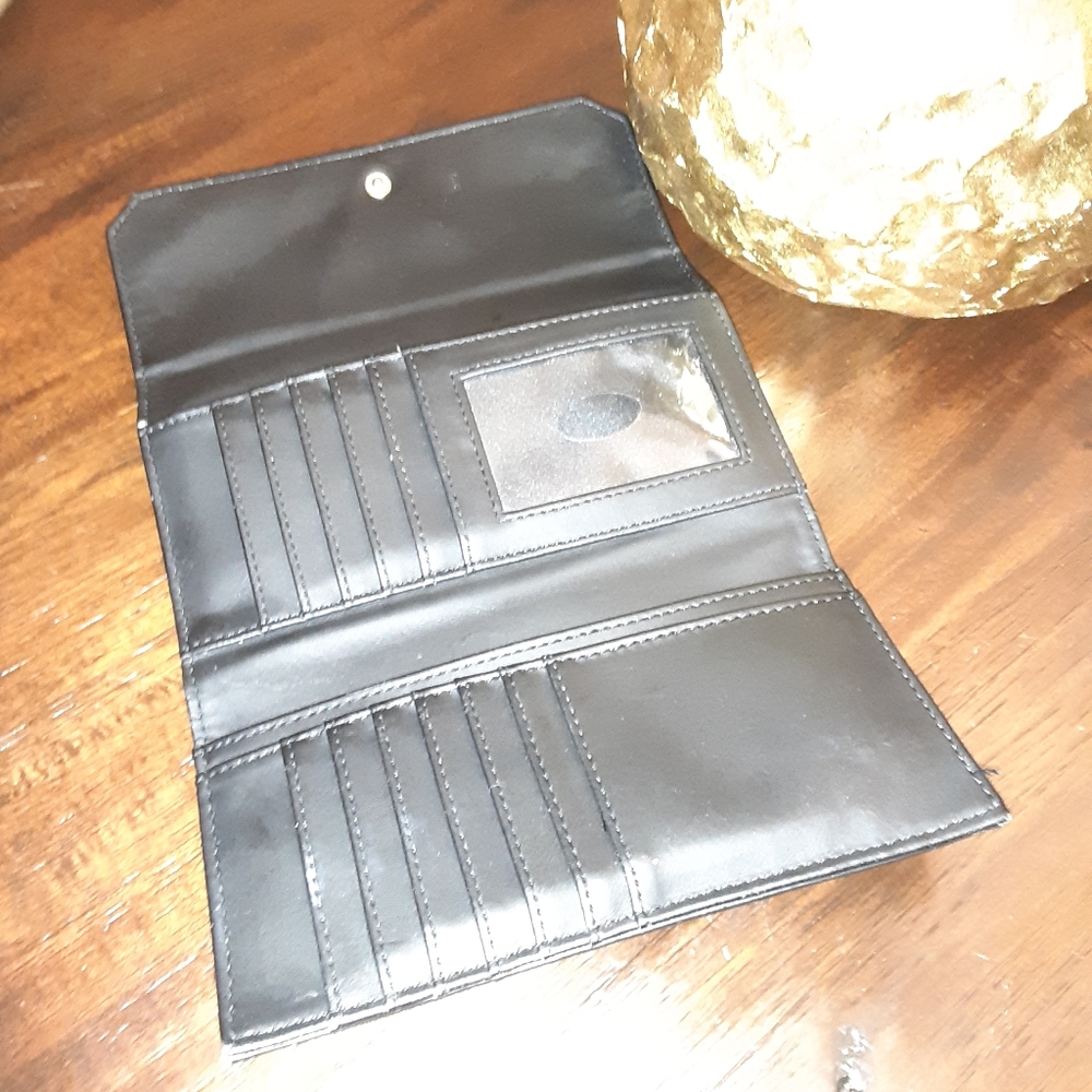 Guess Wallet - Picture 2 of 3